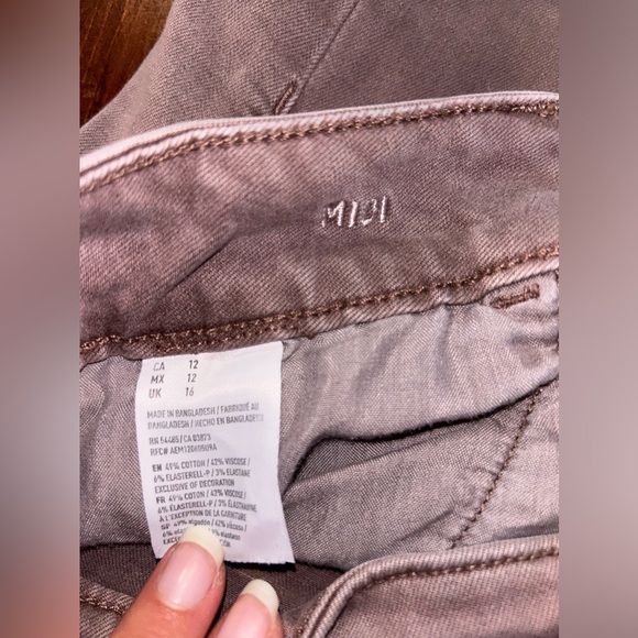 American Eagle Denim Shorts - Picture 2 of 3